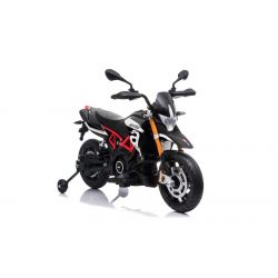 Moto electrique enfànt APRILIA DORSODURO 900, 12 V, avec licence, roues souples EVA, moteurs 2 x 18W, suspension, cadre en métal, fourche en métal, roues auxiliaires, noir