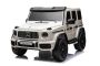 4x4² Voiture électrique pour enfants 12V 2 places Mercedes-Benz G63 AMG, blanc, Lecteur MP3 avec entrée USB/AUX, Conduite 4x4, Batterie 12V14Ah, Roues EVA avec suspension, Sièges en similicuir, Télécommande, Licence